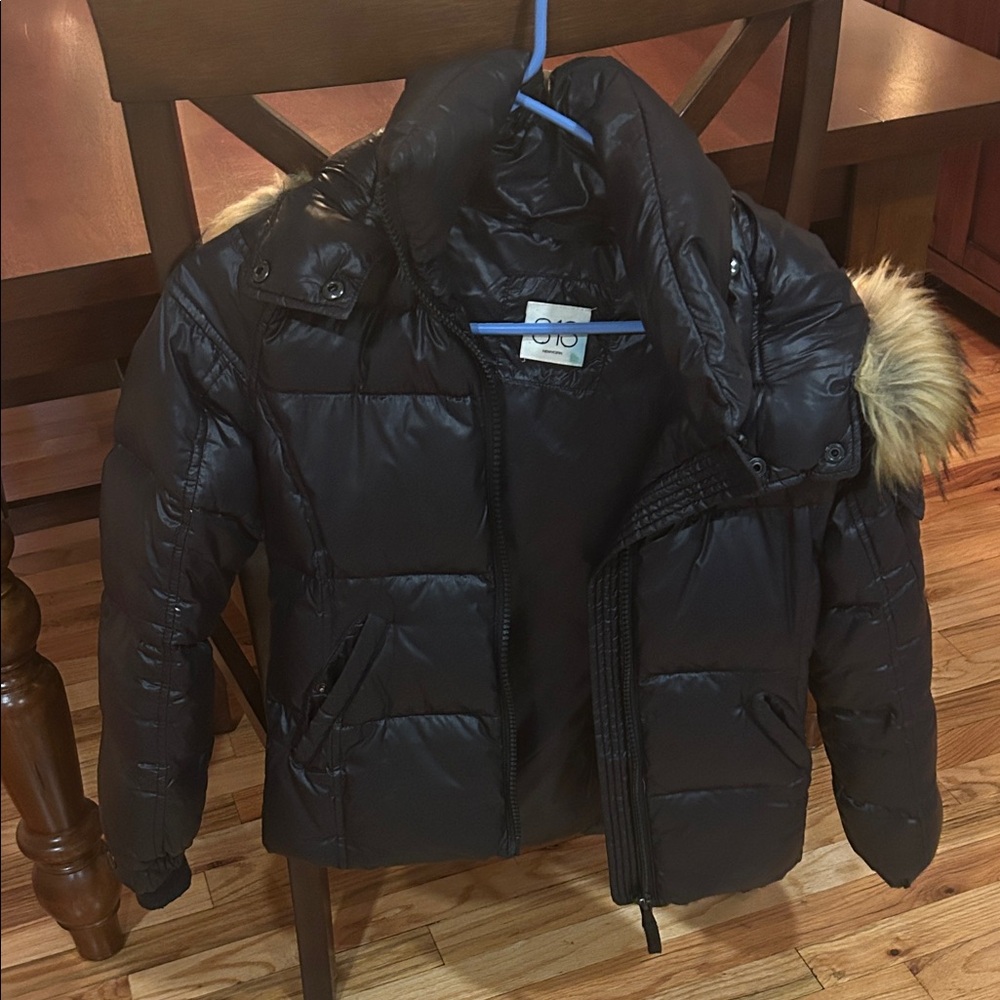 Black Puffer Jacket with Faux Fur Trim